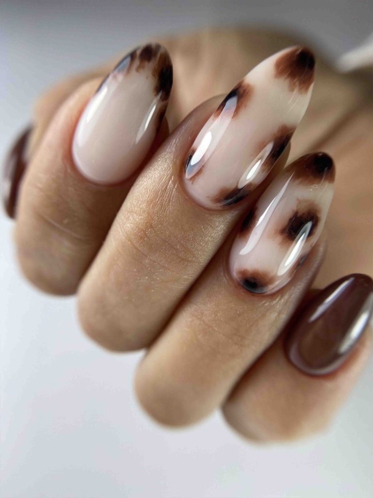 نمونه طراحی و کاشت ناخن
